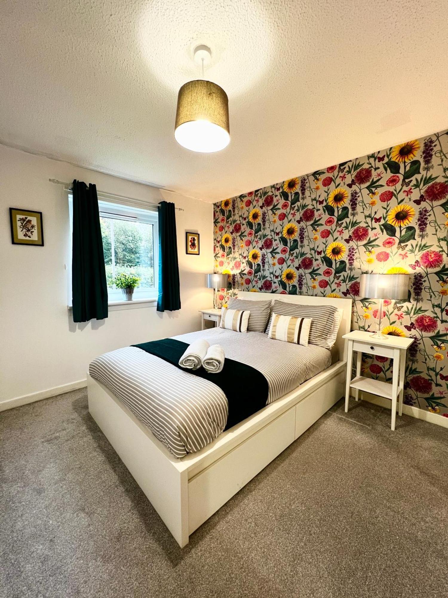 Ground Floor Flat With Free Parking & Wifi Apartment Glasgow Exterior photo