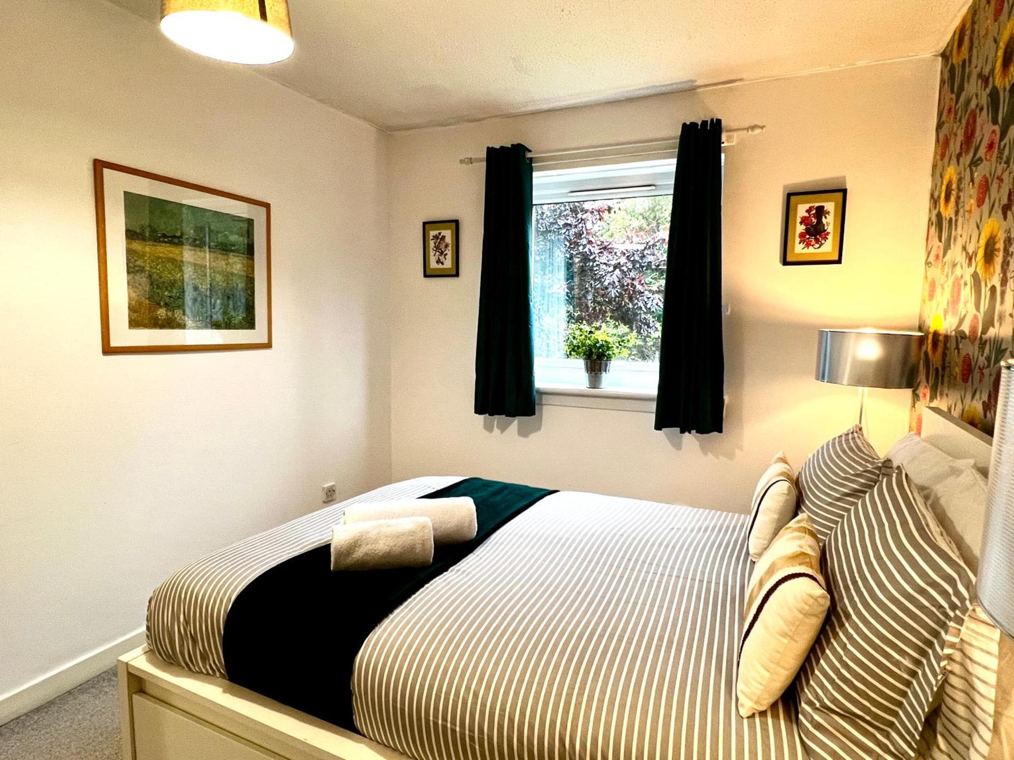 Ground Floor Flat With Free Parking & Wifi Apartment Glasgow Exterior photo