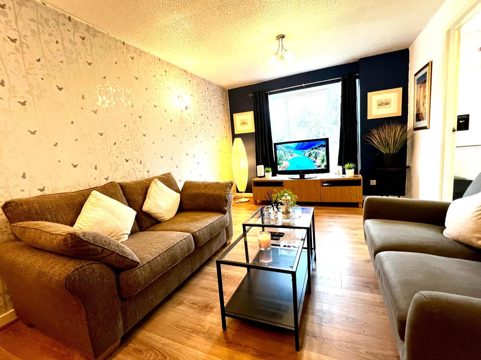 Ground Floor Flat With Free Parking & Wifi Apartment Glasgow Exterior photo