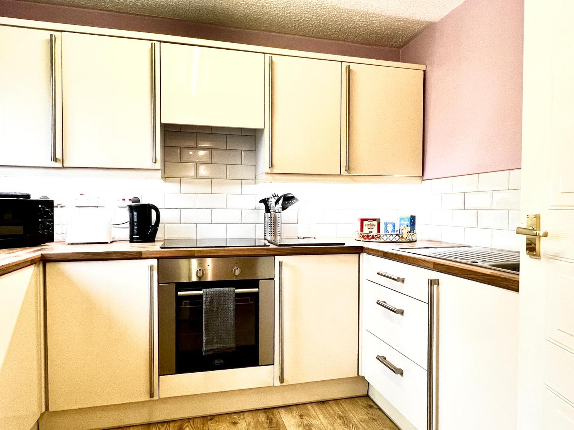 Ground Floor Flat With Free Parking & Wifi Apartment Glasgow Exterior photo
